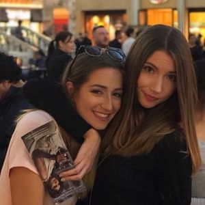 Meet your Posher, Danielle